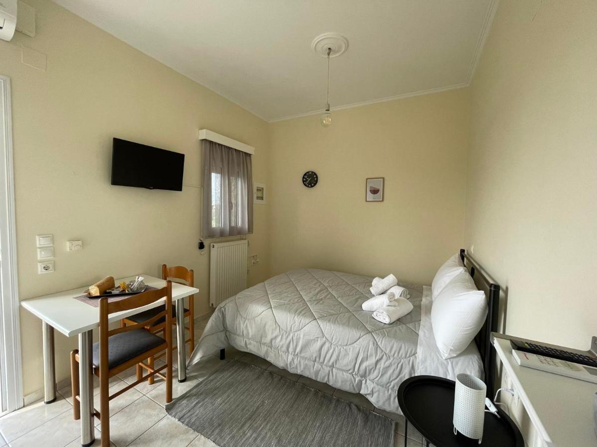 Flo'S Apartment Mesolóngion Екстериор снимка