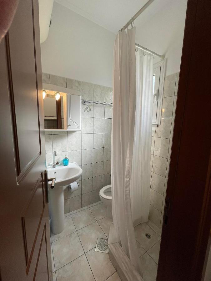Flo'S Apartment Mesolóngion Екстериор снимка